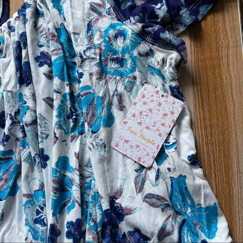 FREE PEOPLE TOP - Picture 2 of 7